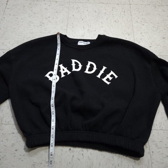 Street wear society | Black Women's cropped Sweater baddie text - Picture 9 of 10